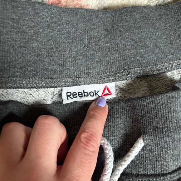 3/10$ 🌷 Reebok Gray Jogger Sweatpants - Picture 4 of 5